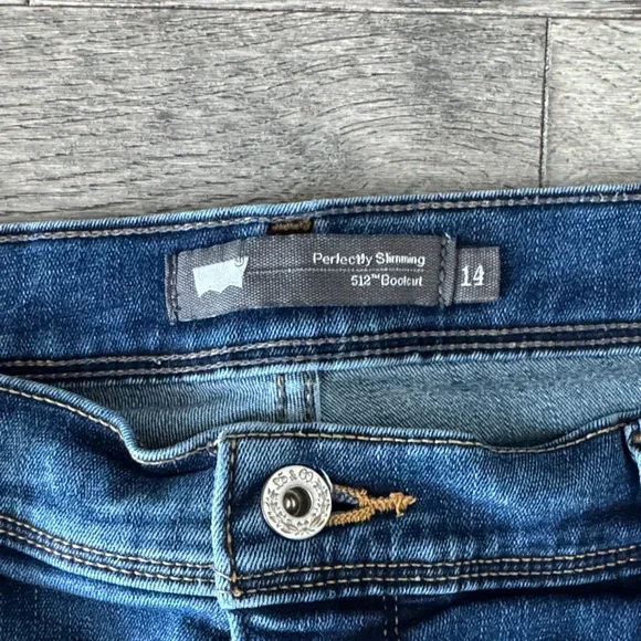 🌼LEVI’S🌼 512 Perfectly Slimming Bootcut Jeans, Size 14 - Picture 5 of 9